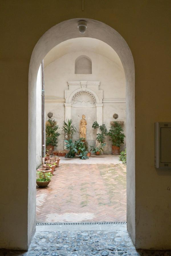 Campo De' Fiori 34 Hotel Rome Exterior photo